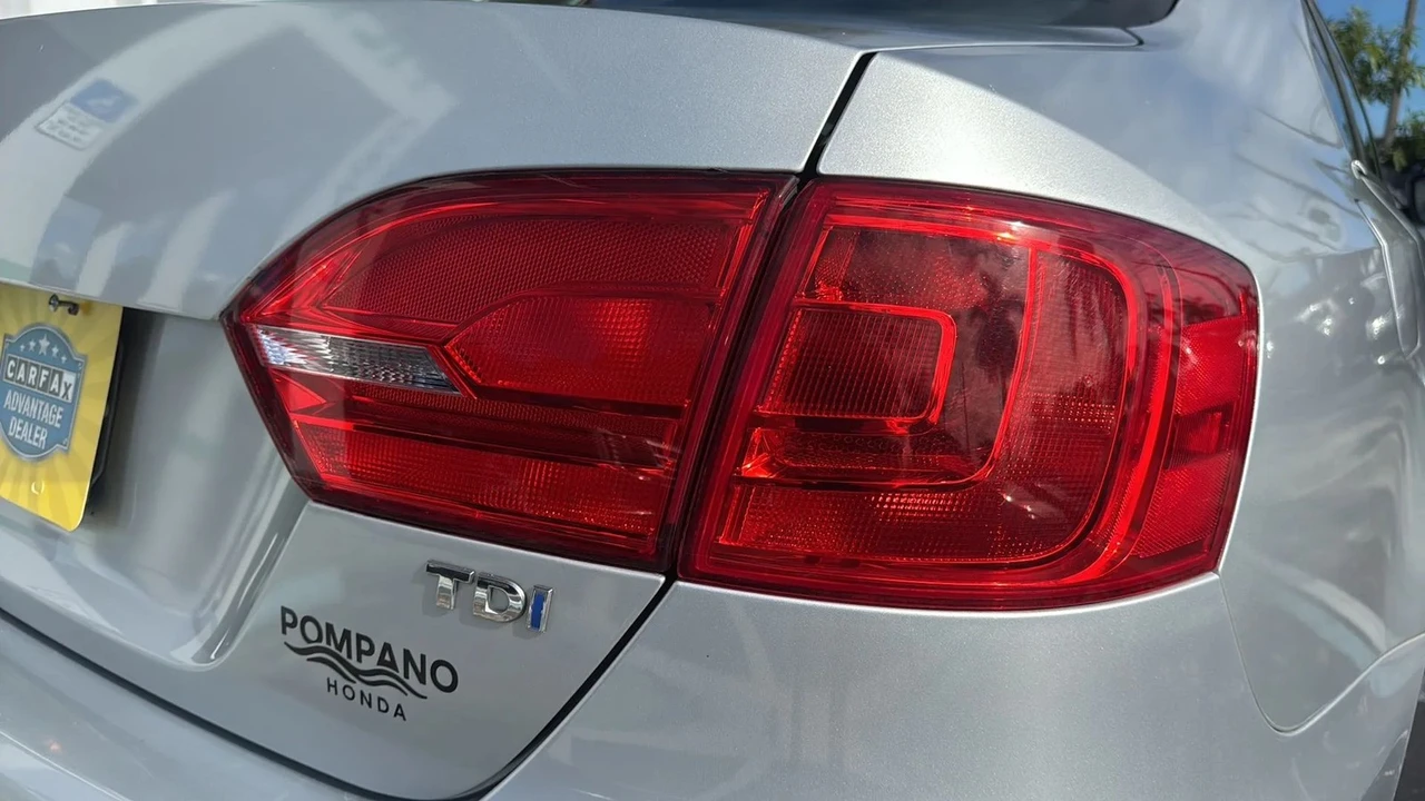2013 Volkswagen A6 Jetta - Image 13 of 21