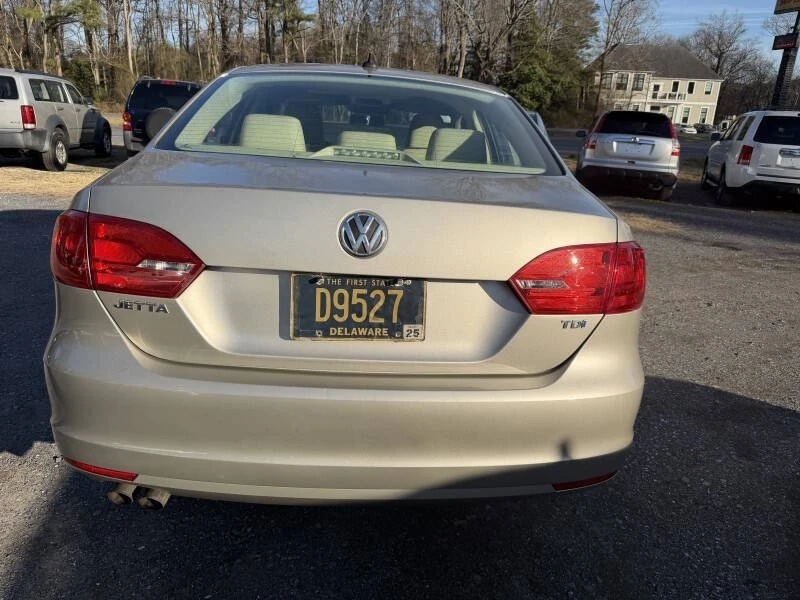 2013 Volkswagen A6 Jetta - Image 9 of 21