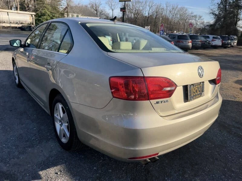 2013 Volkswagen A6 Jetta - Image 10 of 21