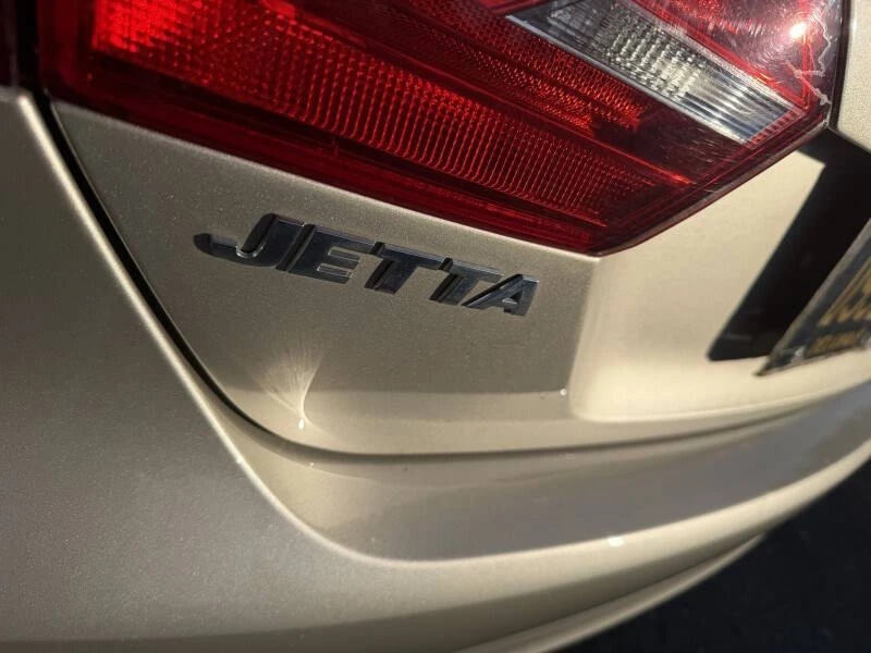 2013 Volkswagen A6 Jetta - Image 18 of 21