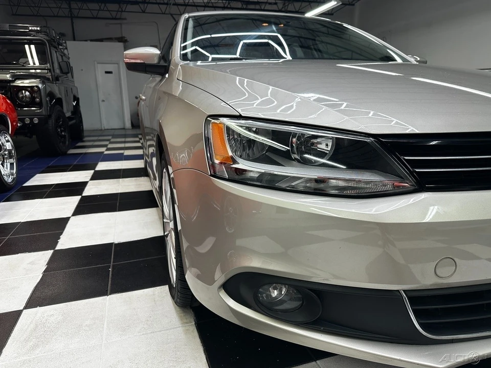 2013 Volkswagen A6 Jetta - Image 2 of 21