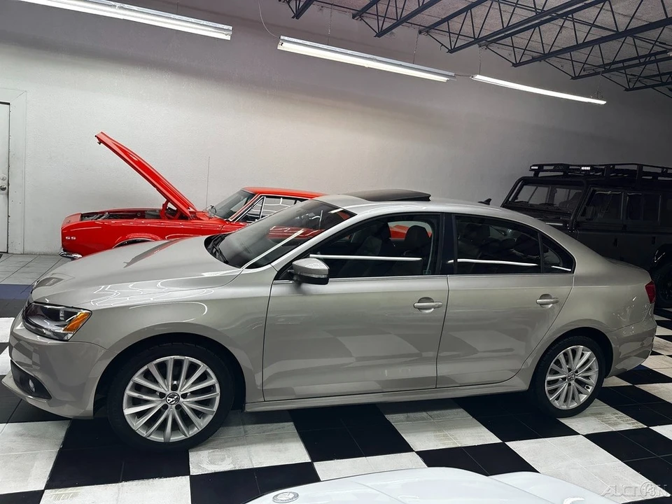 2013 Volkswagen A6 Jetta - Image 15 of 21
