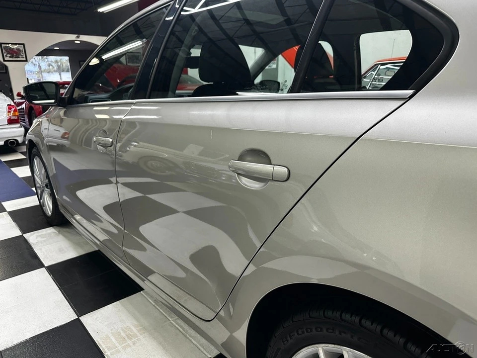 2013 Volkswagen A6 Jetta - Image 18 of 21