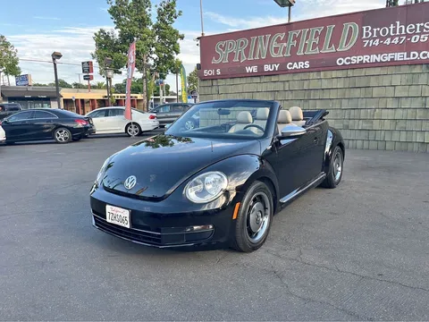 2013 Volkswagen New Beetle 2.5 Convertible 2D