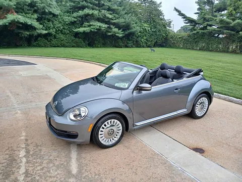2013 Volkswagen New Beetle 2.5 Convertible 2D