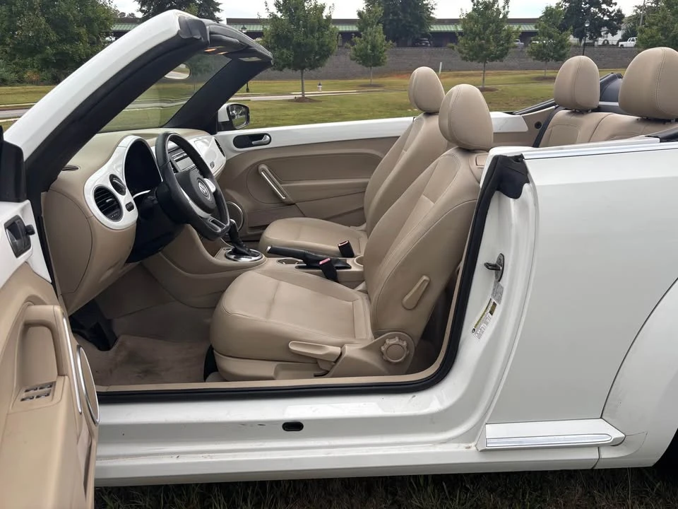 2013 Volkswagen A5 Beetle - Image 9 of 19