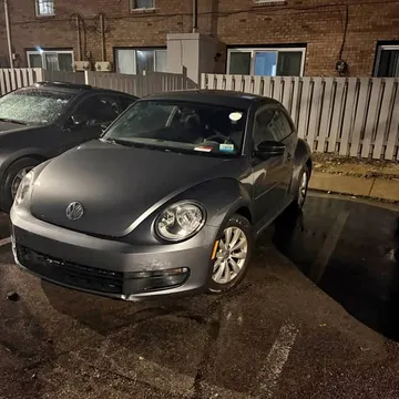 2013 Volkswagen New Beetle 2.5 Hatchback