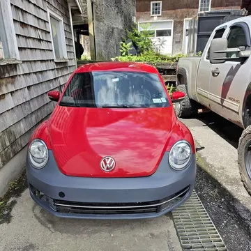2013 Volkswagen New Beetle 2.5 Hatchback 2D