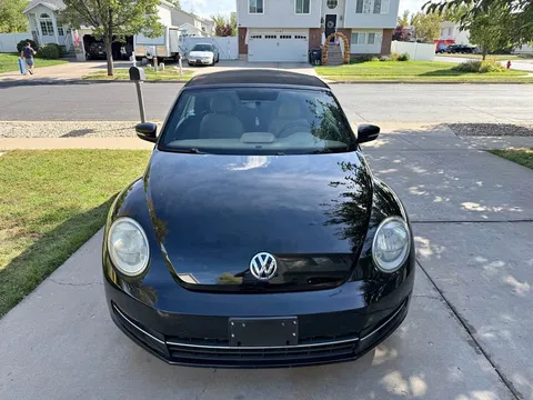 2013 Volkswagen New Beetle Convertible 2D