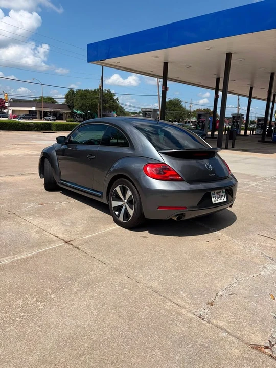 2013 Volkswagen A5 Beetle - Image 2 of 11
