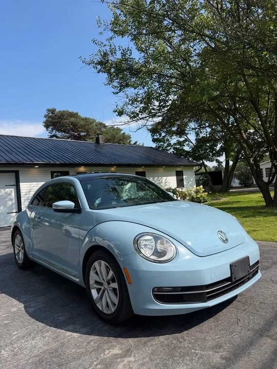2013 Volkswagen A5 Beetle - Image 2 of 16
