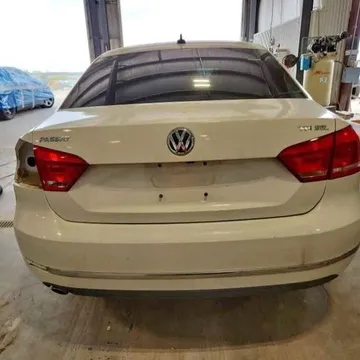 2013 Volkswagen Passat 2.0T SEL Premium Sedan 4D