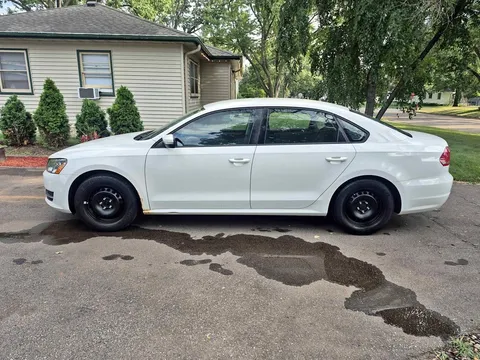 2013 Volkswagen Passat 2.5L S Sedan 4D