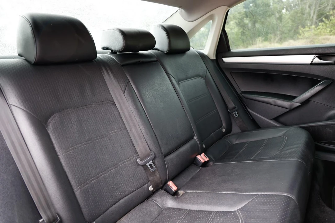 2013 Volkswagen Passat - Image 14 of 21