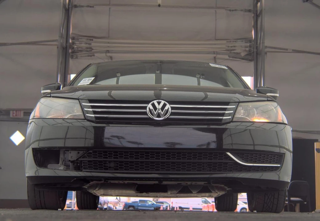 2013 Volkswagen Passat - Image 8 of 14