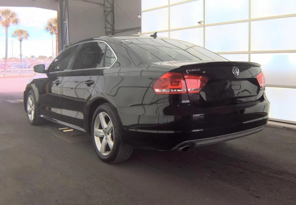2013 Volkswagen Passat - Image 2 of 14