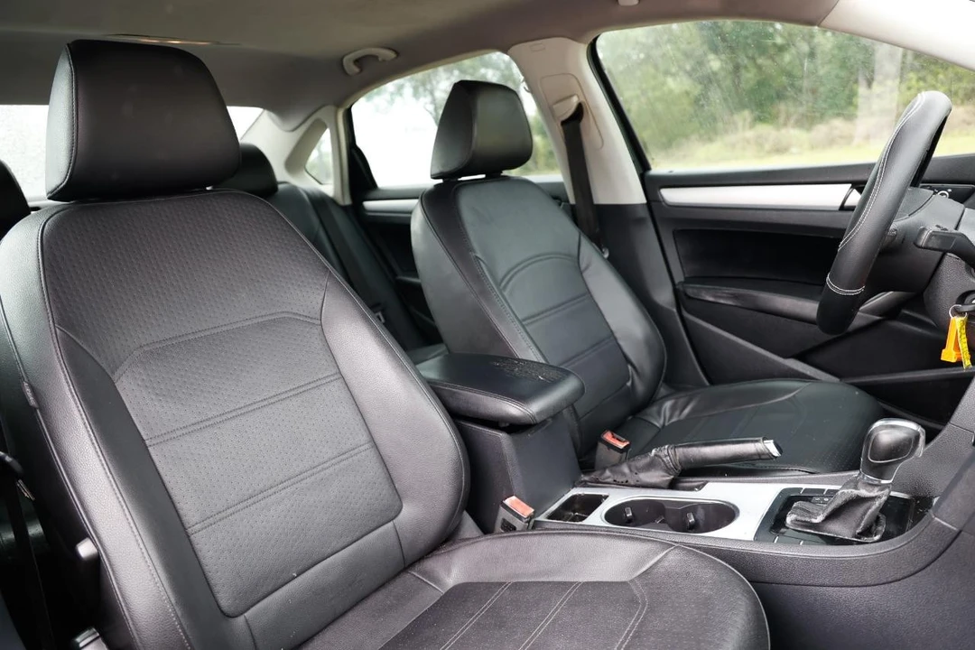 2013 Volkswagen Passat - Image 16 of 21
