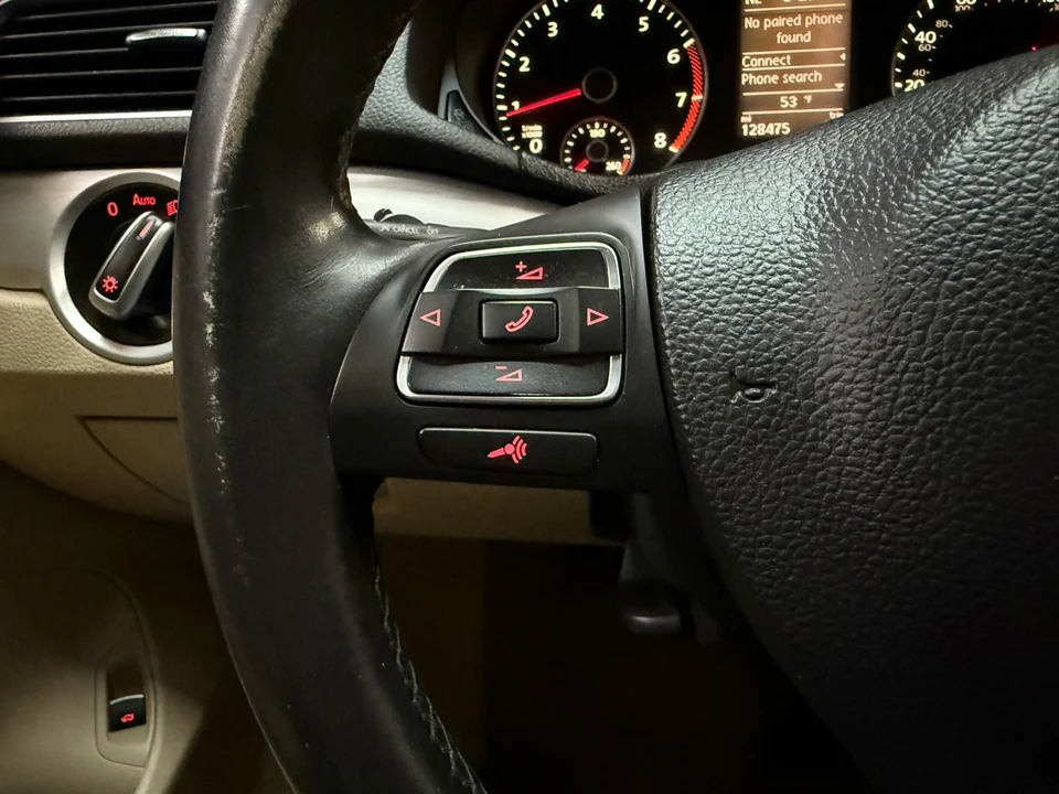 2013 Volkswagen Passat - Image 15 of 21