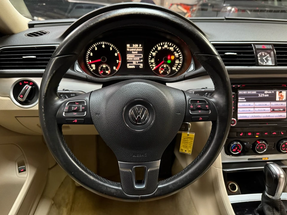 2013 Volkswagen Passat - Image 12 of 21