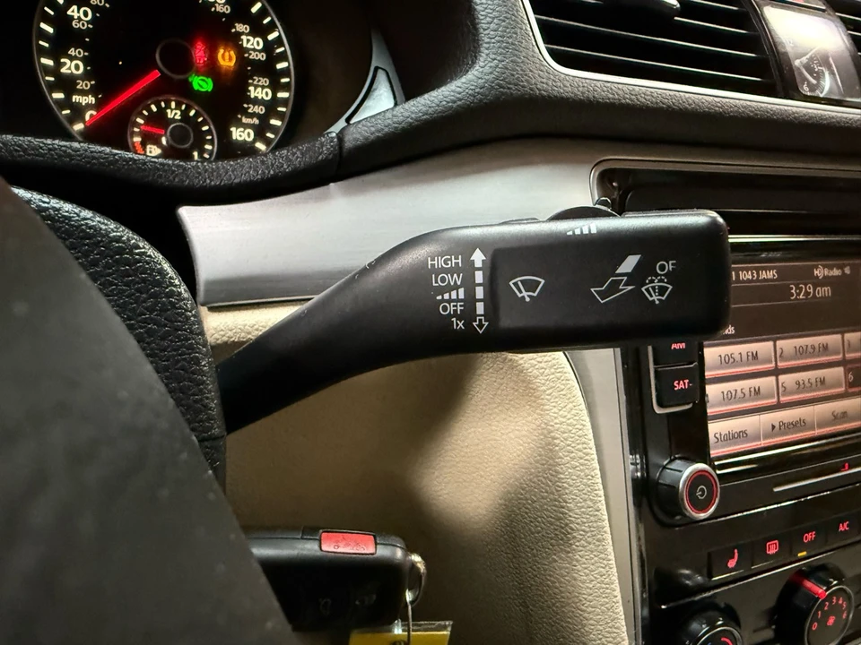 2013 Volkswagen Passat - Image 17 of 21
