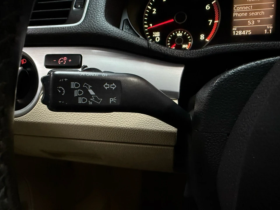 2013 Volkswagen Passat - Image 16 of 21