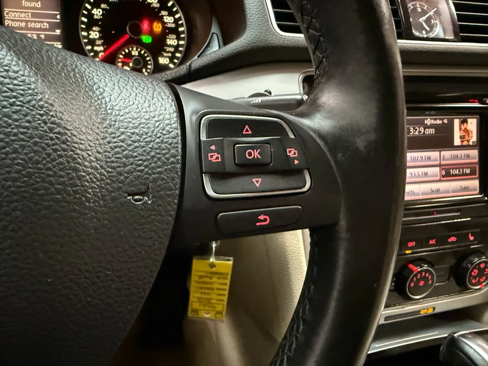 2013 Volkswagen Passat - Image 14 of 21