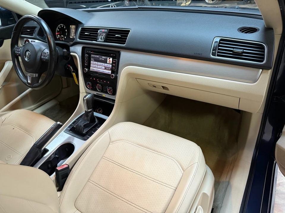 2013 Volkswagen Passat - Image 11 of 21