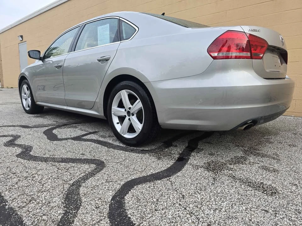 2013 Volkswagen Passat - Image 2 of 12