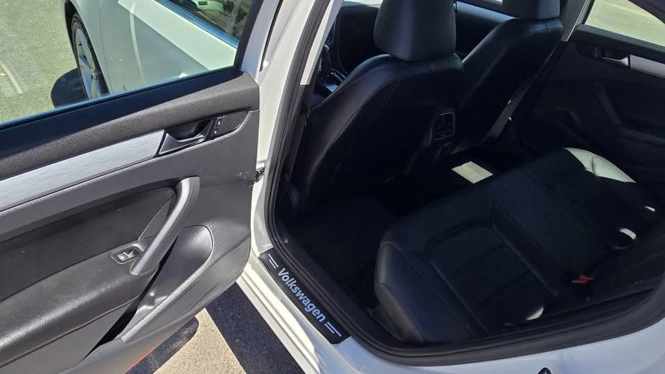 2013 Volkswagen Passat - Image 11 of 15