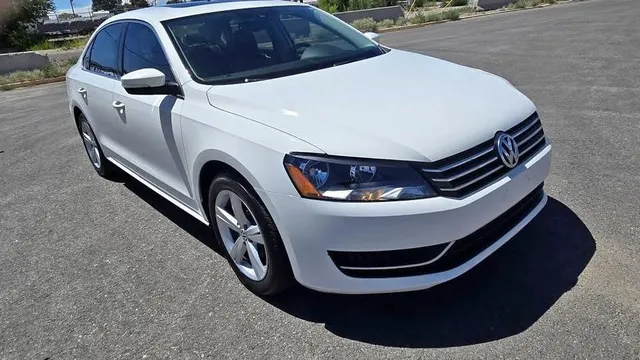 2013 Volkswagen Passat 2.5L SE Sedan 4D