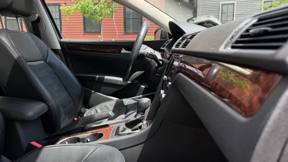 2013 Volkswagen Passat - Image 11 of 18