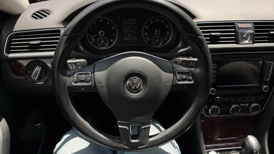 2013 Volkswagen Passat - Image 18 of 18
