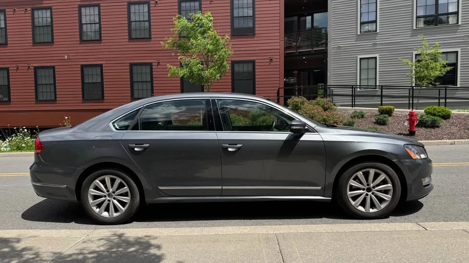 2013 Volkswagen Passat - Image 8 of 18