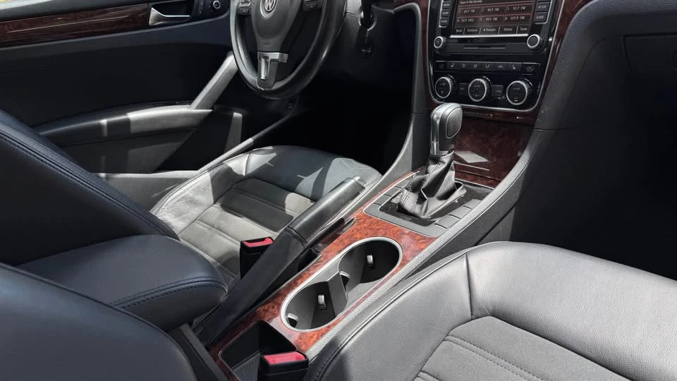 2013 Volkswagen Passat - Image 12 of 18