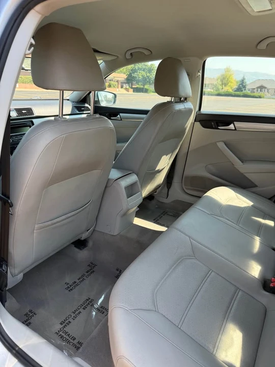2013 Volkswagen Passat - Image 11 of 19