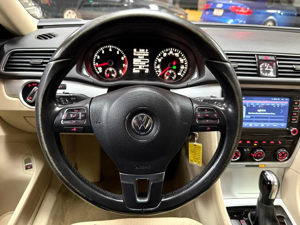 2013 Volkswagen Passat - Image 12 of 21