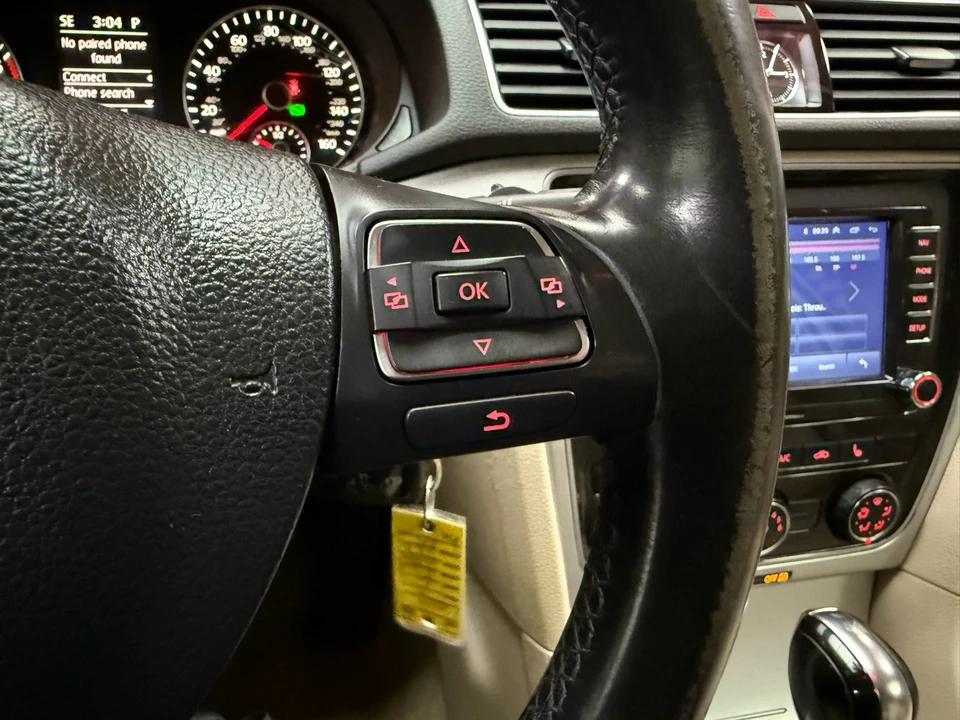 2013 Volkswagen Passat - Image 14 of 21