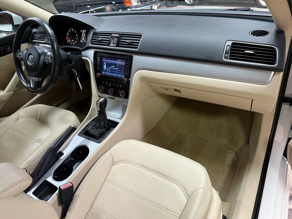2013 Volkswagen Passat - Image 11 of 21