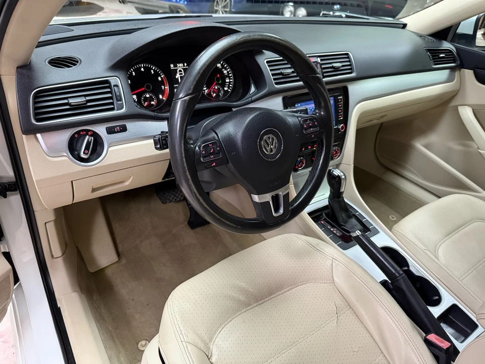 2013 Volkswagen Passat - Image 9 of 21