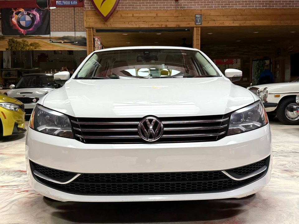 2013 Volkswagen Passat - Image 2 of 21