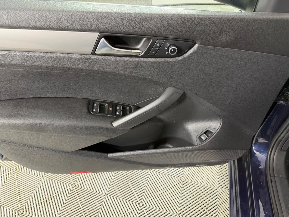 2013 Volkswagen Passat - Image 8 of 20