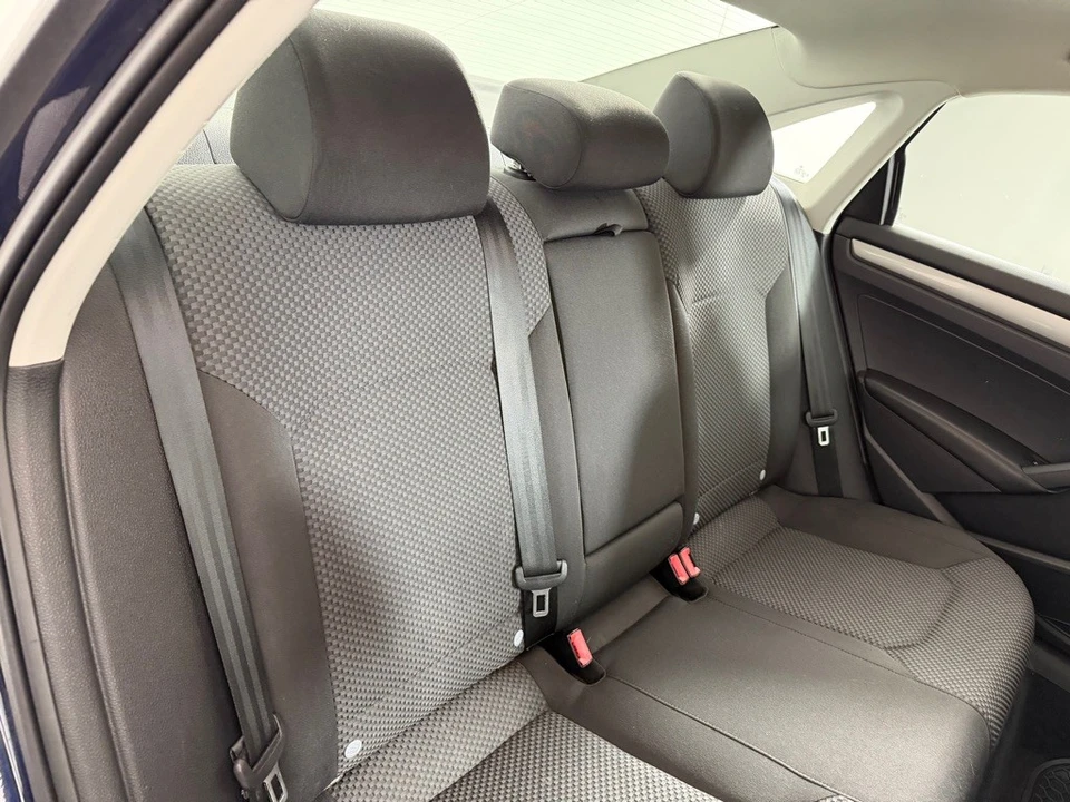 2013 Volkswagen Passat - Image 18 of 20