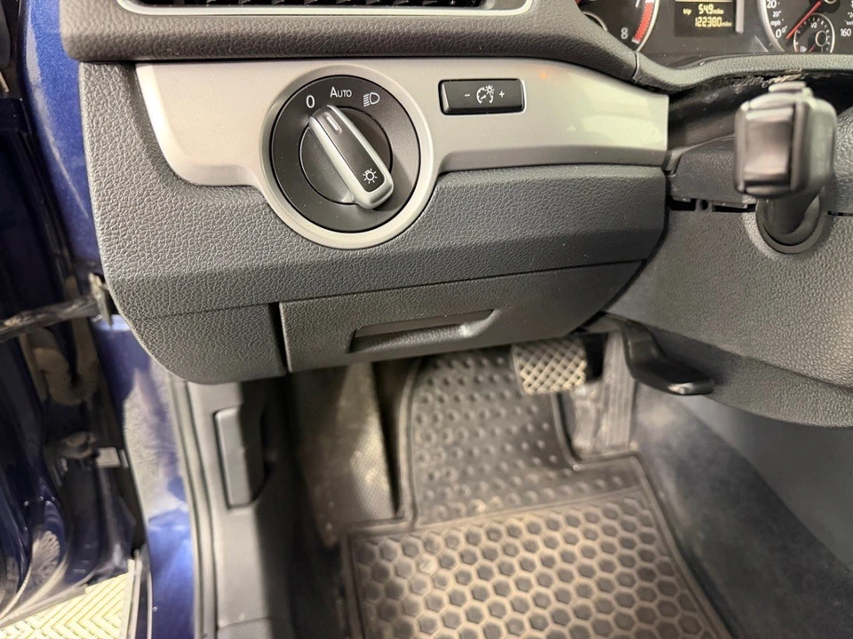 2013 Volkswagen Passat - Image 11 of 20