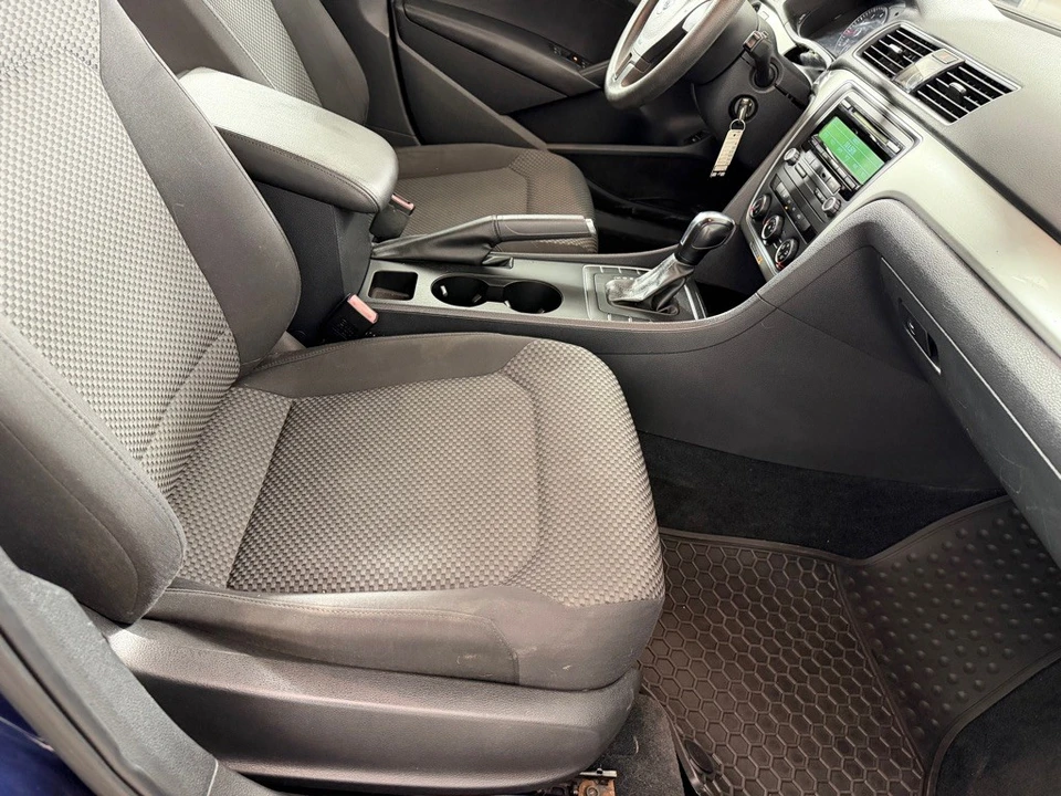 2013 Volkswagen Passat - Image 19 of 20