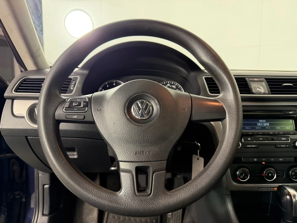 2013 Volkswagen Passat - Image 12 of 20