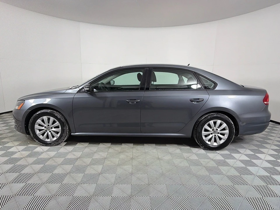 2013 Volkswagen Passat - Image 8 of 12