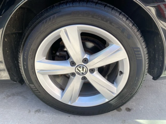 2013 Volkswagen Passat - Image 15 of 21