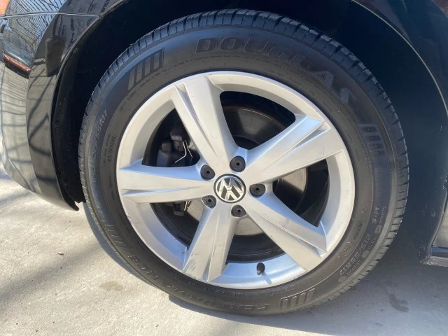 2013 Volkswagen Passat - Image 14 of 21