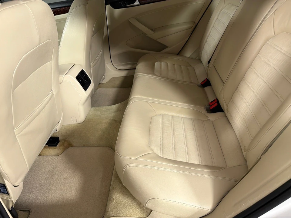 2013 Volkswagen Passat - Image 19 of 21