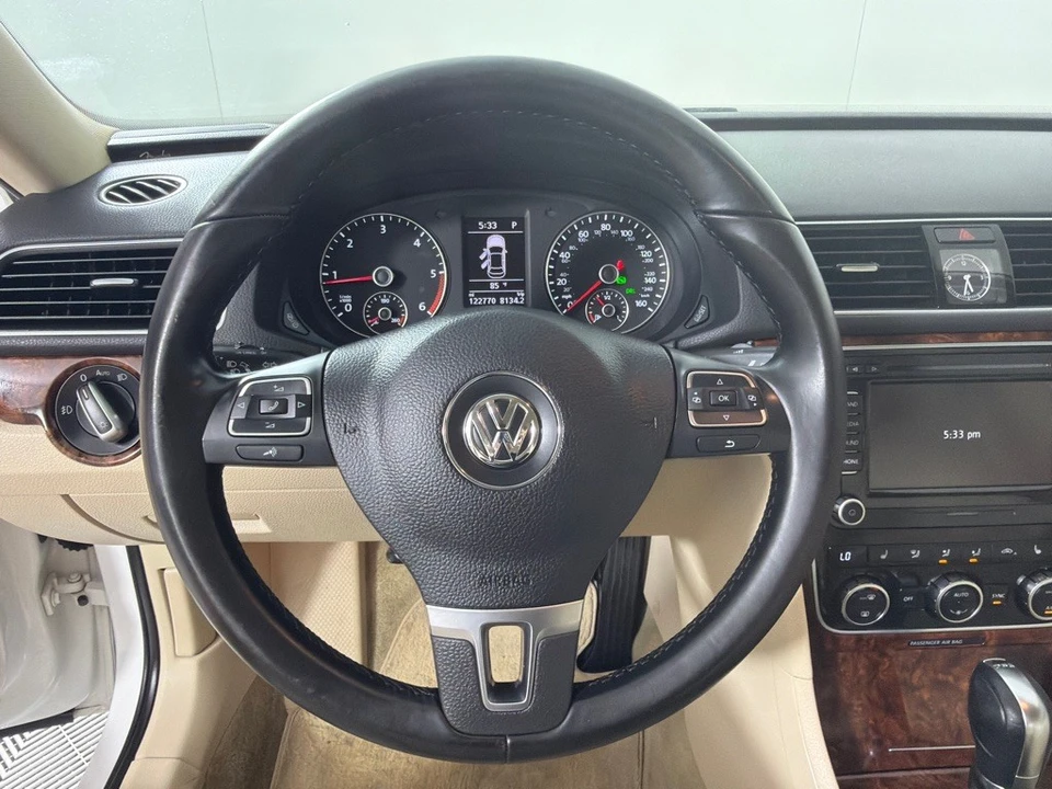 2013 Volkswagen Passat - Image 15 of 21